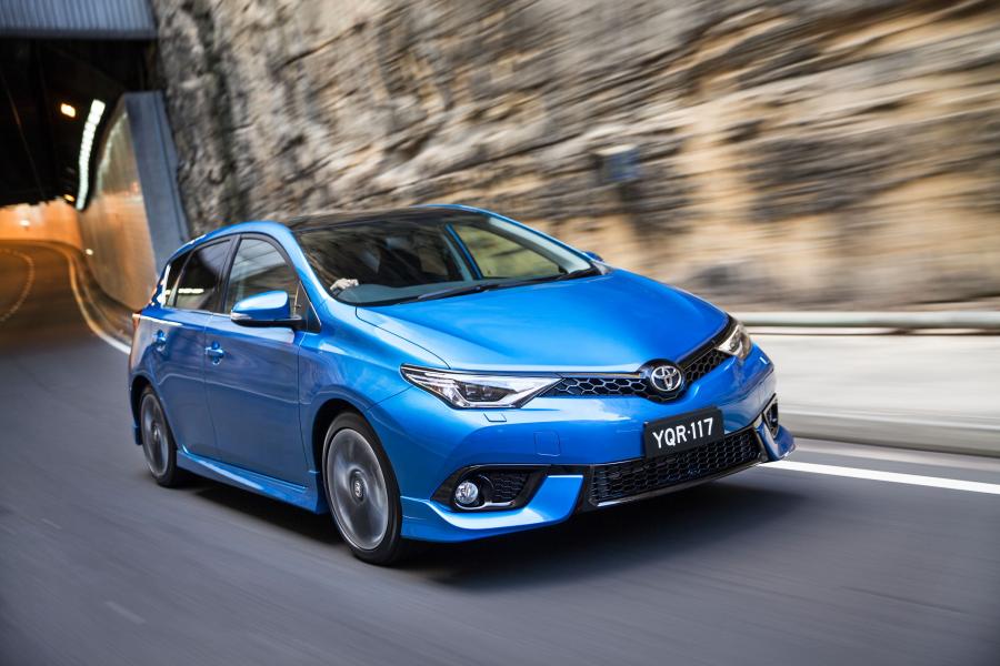  Toyota Corolla ZR 2015 года  (фото 4 из 8)